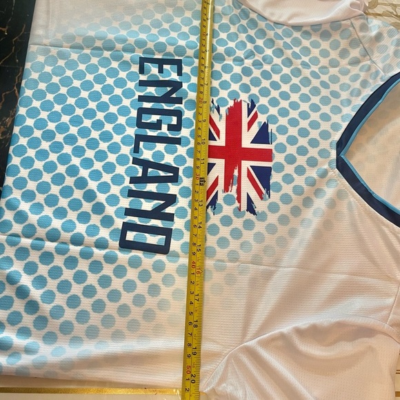 ENGLAND Football Soccer Jersey T Shirt – Red & White – Adult Size M– Fan Shirt - Picture 4 of 5